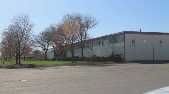 Sale: 59,552 SF Industrial: 2029 Micor Dr, Jackson, MI 49203
